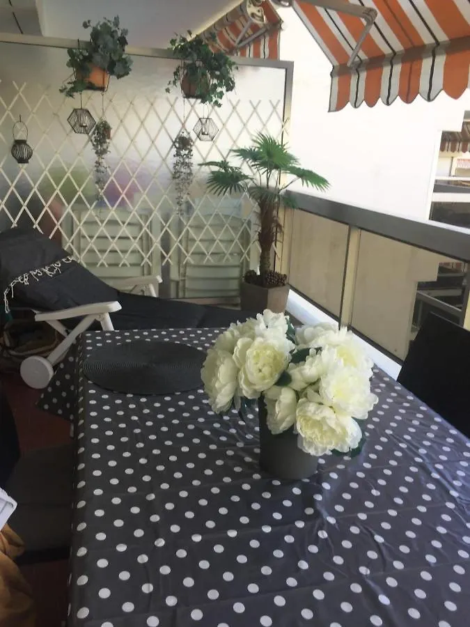 Nice 36 M With Balcony And Pool Near Beaches Antibes